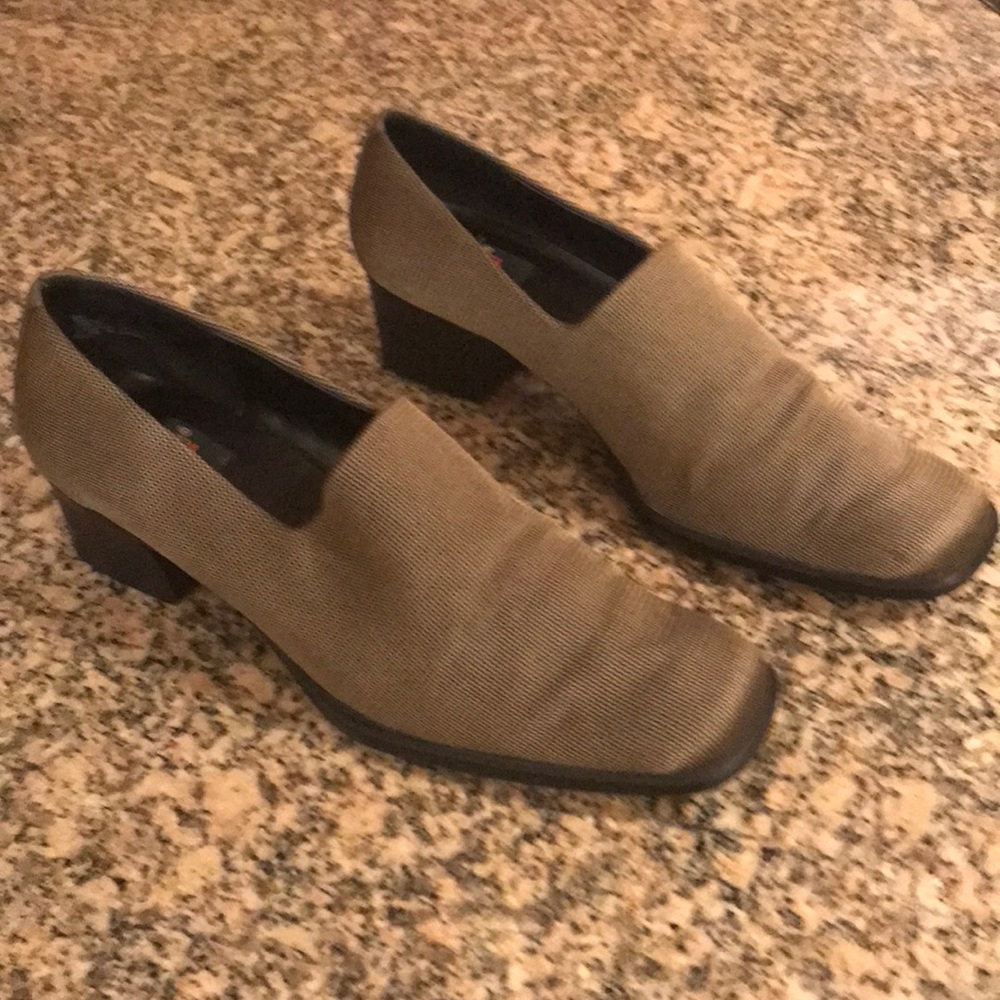 Aerosoles brown fabric shoes